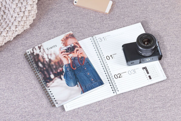 Personalised photo organiser with date planner.